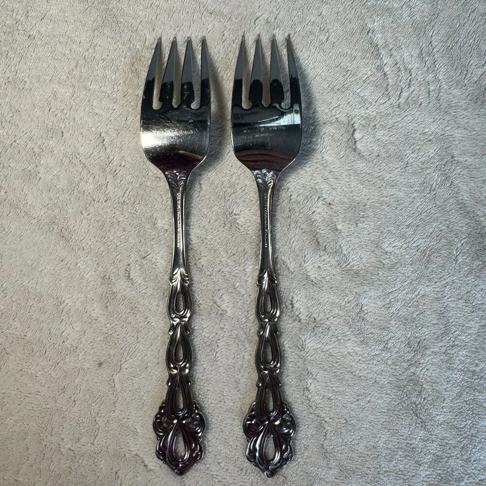 Two Oneida Community Stainless CHANDELIER Pattern 6 7/8